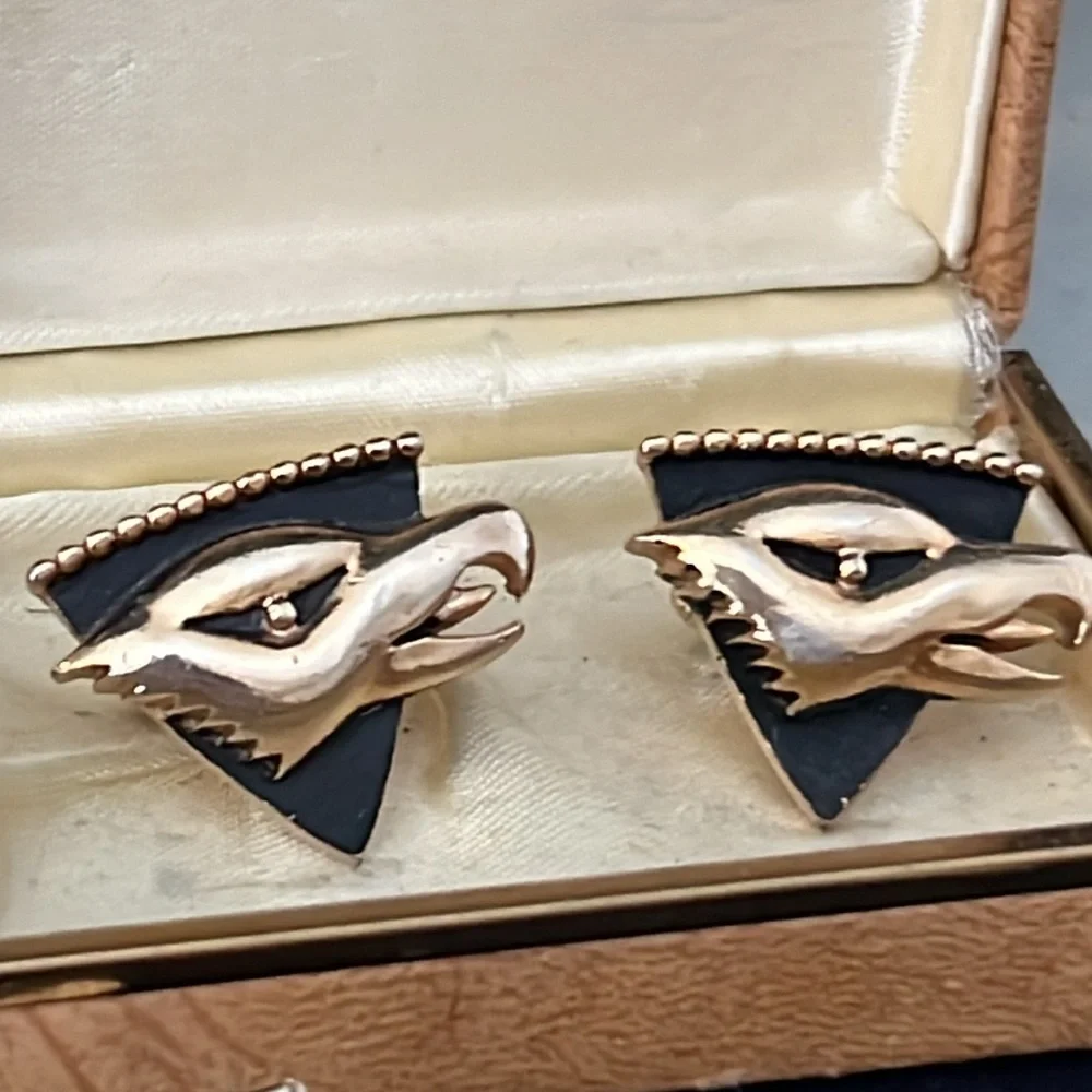 Lot Anson country club unmarked cufflinks & tie clips